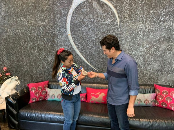 Mirabai Chanu and Sachin Tendulkar (Photo: Twitter/Mirabai Chanu)