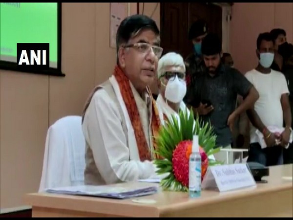 Union Minister of State for Education Subhas Sarkar addressing people at Visva-Bharati University.