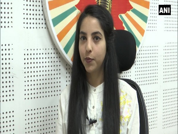 Samaniya Bhat became the youngest female Radio Jockey of North Kashmir