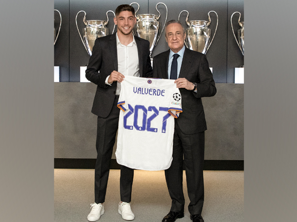 Federico Valverde and Florentino Perez (Photo: Twitter/ Real Madrid)