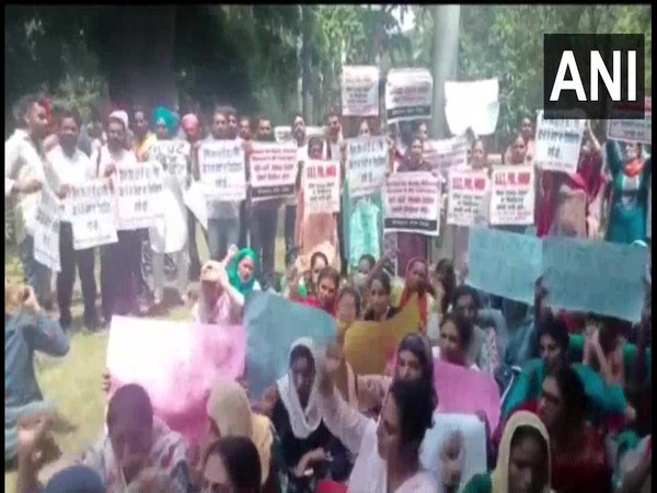 Unemployed BEd TET qualified teachers protest outside Punjab CM's residence demanding jobs, in Patiala on Wednesday. [Photo/ANI]