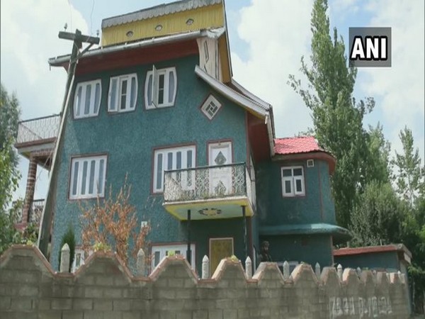 NIA carried out raid  at the residence of a businessman Ghulam Ahmad Wani in Pulwama. Photo/ANI