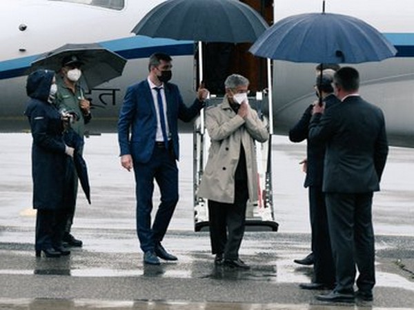 EAM S Jaishankar landed in Moscow, was received by Ambassador and senior officers from Russian Foreign Ministry (Picture tweeted by Indian Embassy)