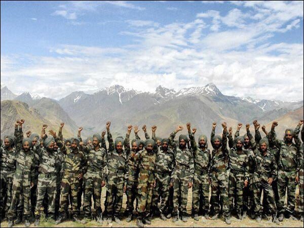  Soldiers celebrating Kargil Vijay Diwas (Photo/ Virender Sehwag Twitter)