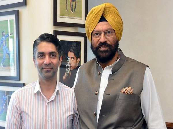 Abhinav Bindra (L) with Rana Sodhi (R) (Photo/Rana Sodhi Twitter)