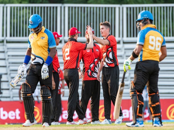 Montreal Tigers celebrating a dismissal against Winnipeg Hawks (Photo/ GT20 Canada Twitter)