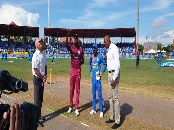 Carlos Brathwaite and Virat Kohli at toss