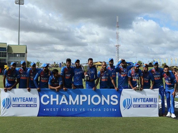 Team India after winning T20Is (Photo/BCCI Twitter)