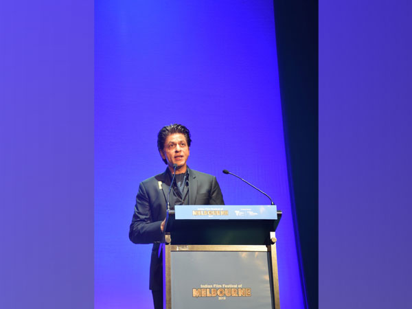 Shah Rukh Khan at Indian Film Festival of Melbourne (Image Courtesy: Twitter)