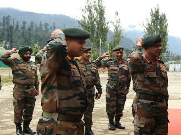 VCOAS Lt Gen Devraj Anbu visited units and formations in North Kashmir (Picture tweeted by Northern Army Command)