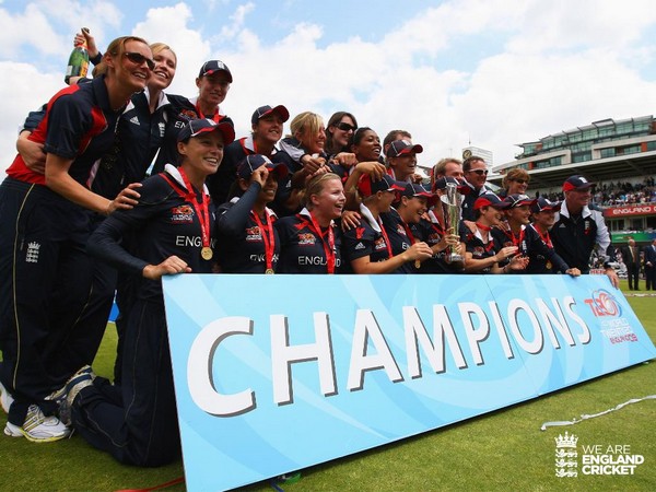 England women team with the 2009 ICC T20 World Cup trophy (Photo/England Cricket Twitter)