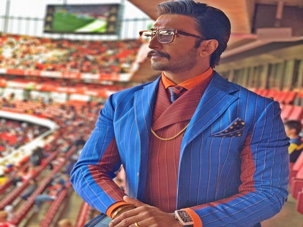 Ranveer Singh supporting Arsenal at Emirates Stadium (Photo/ Ranveer Singh Twitter)