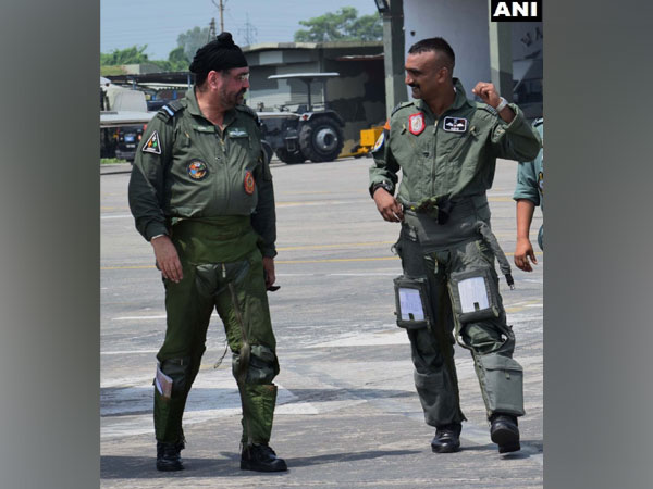 IAF Chief BS Dhanoa with Wing Commander Abhinandan Varthaman.