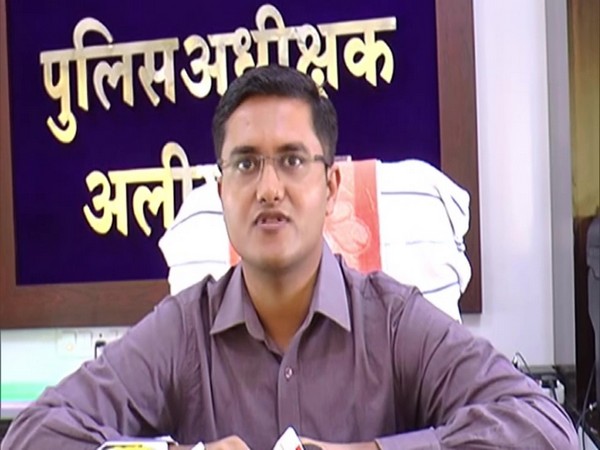 Superintendent of Police Vipul Shrivastava talking to reporters on Tuesday. Photo/ANI