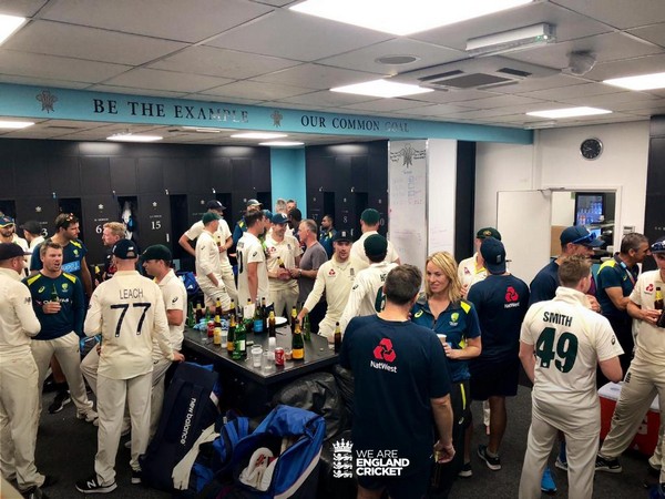 England and Australia players sharing dressing room (Photo/ England Cricket Twitter)