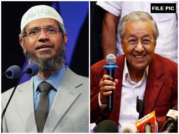 Controversial Islamic preacher Zakir Naik and Malaysian Prime Minister Mahathir Mohamad