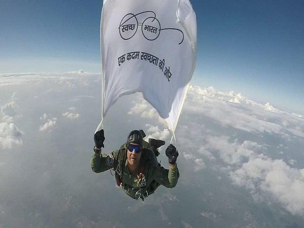  Wg Cdr Gajanand Yadava undertook a skydive jump with the flag from 15,000 feet above the ground. 
