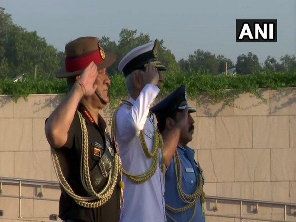 Delhi: Army Chief Bipin Rawat, IAF Chief, RKS Bhadauria and Navy Chief, Admiral Karambir Singh, pay tributes at National War Memorial on