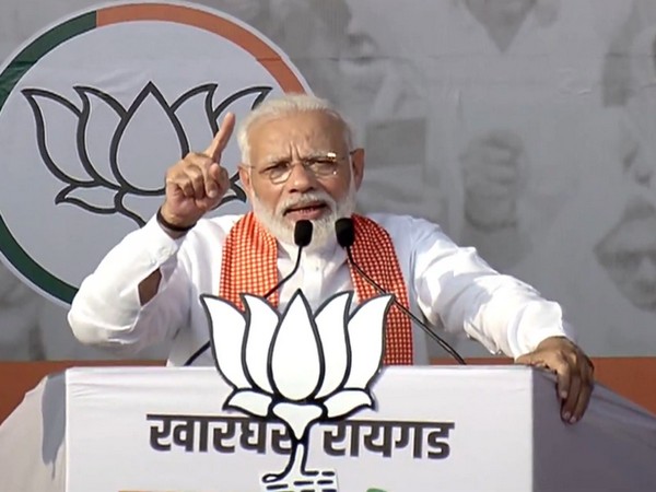 Prime Minister Narendra Modi addressing a rally at Panvel in Maharashtra