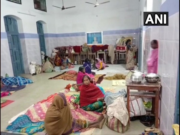 Villagers at a temporary shelter home set up in Balasore district after their huts were damaged [Photo/ANI]