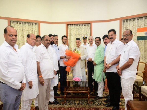 Aaditya Thackeray, Eknath Shinde and other Shiv Sena leaders meet Maharashtra Governor Bhagat Singh Koshyari at Raj Bhavan in Mumbai. 