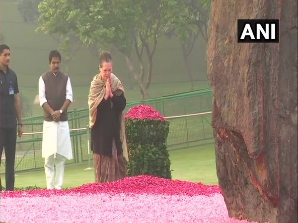Interim Congress president Sonia Gandhi pays tribute to Indira Gandhi on birth anniversary. Photo/ANI