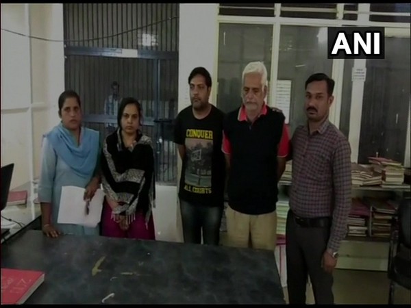 Accused Amitesh Pateria with his sister and father (Photo/ANI)