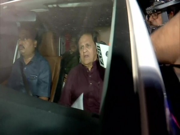 Congress leader Ahmed Patel speaking to reporters in Mumbai on Wednesday. Photo/ANI