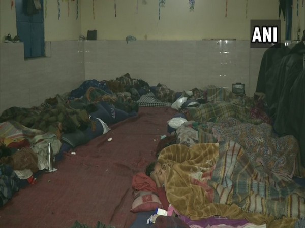  People spent night at a shelter home in Sarai Kale Khan, Delhi [Photo/ANI]