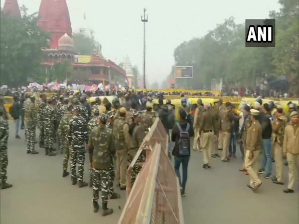 Police detaining anti-CAA protestors near Red Fort on Thursday morning.