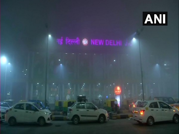 Foggy weather conditions at New Delhi railway station. Photo/ANI