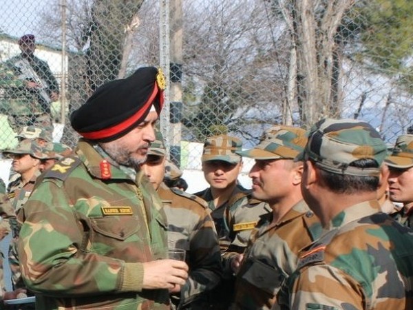 Army Commander visited forward posts in Krishnaghati sector. (Photo tweeted by Northern Command)