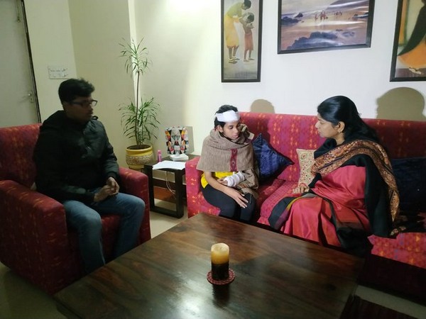 Delhi: DMK MP Kanimozhi meets Jawaharlal Nehru University Students' Union President Aishe Ghosh in the campus. [Photo/ANI]