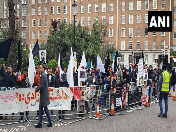 Pashtuns protest outside Pakistan embassy in London against the arrest of Manzoor Pashteen.
