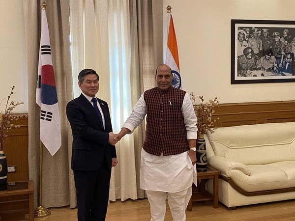 Defence Minister Rajnath Singh with  Defence Minister of Republic of Korea, Jeong Kyeongdoo-Doo (Photo tweeted by Rajnath Singh)