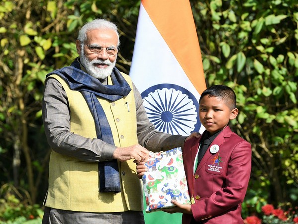Lalkansung showed tremendous bravery when he fearlessly dived in the pond and rescued girls from drowning.