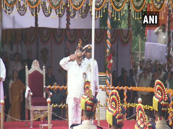 Bhubaneswar: Odisha Governor Ganeshi Lal hoists tricolour on Republic Day.
