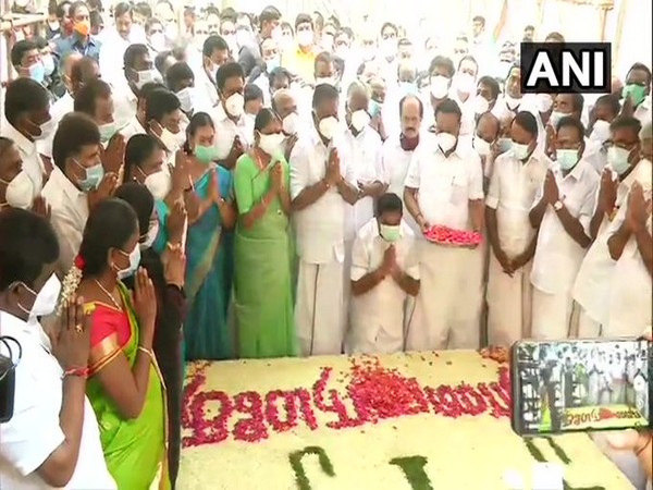 Tamil Nadu Chief Minister Edappadi K Palaniswami pays tribute to former CM Jayalalithaa. (Photo/ANI)