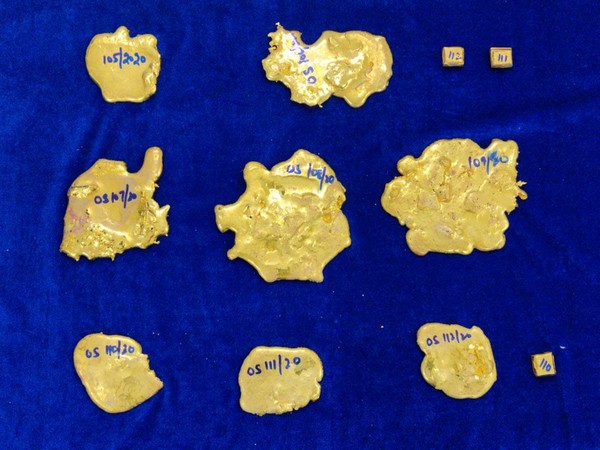 Over 4 kg gold was seized from four passengers at Chennai international airport