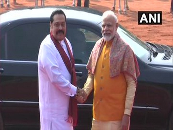 Prime Minister Narendra Modi and his Sri Lankan counterpart Mahinda Rajapaksa