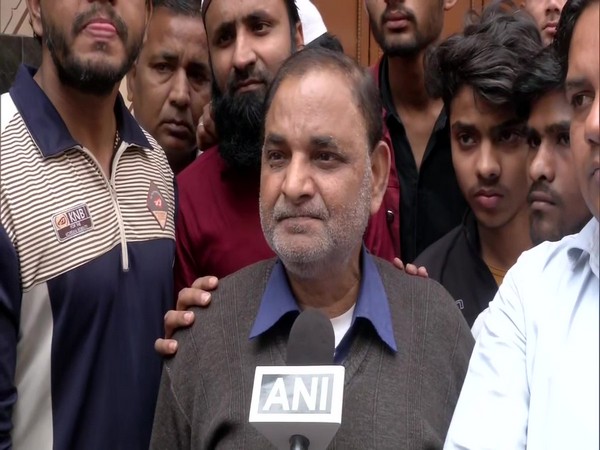 Ram Sevak, a resident of New Mustafabad speaks to ANI in New Delhi on Friday [Photo/ANI]