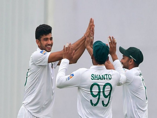 Bangladesh players celebrate after dismissing Zimbabwe's batsman (Photo/ ICC Twitter)