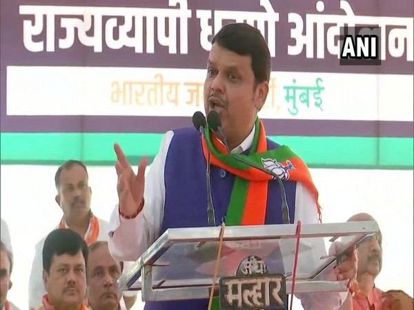 Former Maharashtra Chief Minister Devendra Fadnavis speaking at Azad Maidan, Mumbai on Tuesday. Photo/ANI