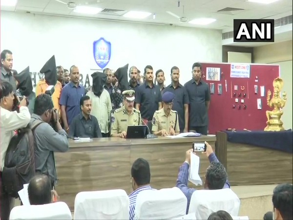 Anjani Kumar, Commissioner of Police (CP), Hyderabad City, addressing a press conference  