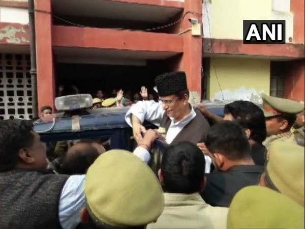 SP leader Azam Khan being taken to jail after the hearing in Rampur, UP on Wednesday. Photo/ANI