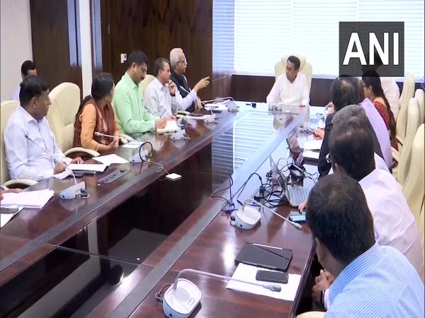 Madhya Pradesh Chief Minister Kamal Nath chairing a meeting on Friday. (Photo/ANI)