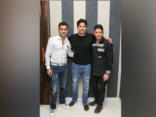 Actor Sidharth Malhotra with producers Bhushan Kumar and Murad Khetani (Photo: Twitter)