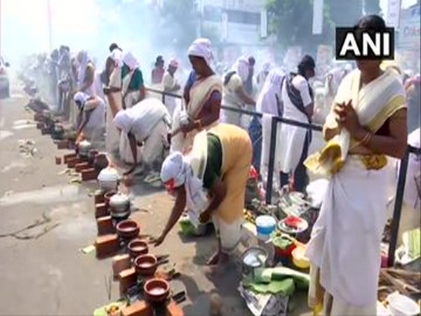 Lakhs of devotees lined up the streets for Attukal Pongala in Thiruvananthapuram     