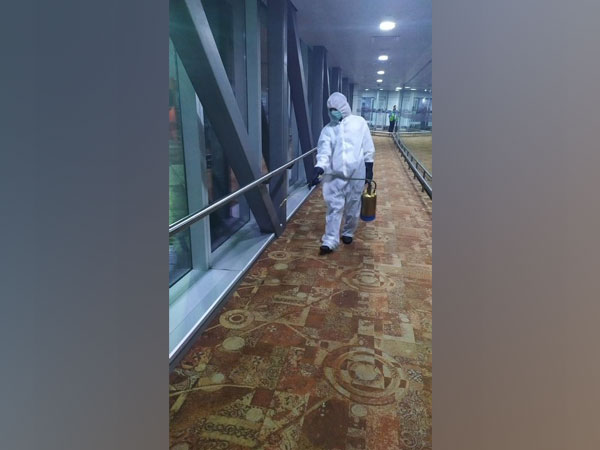 Measures being taken at the Delhi Airport to stop the spread of COVID-19. 