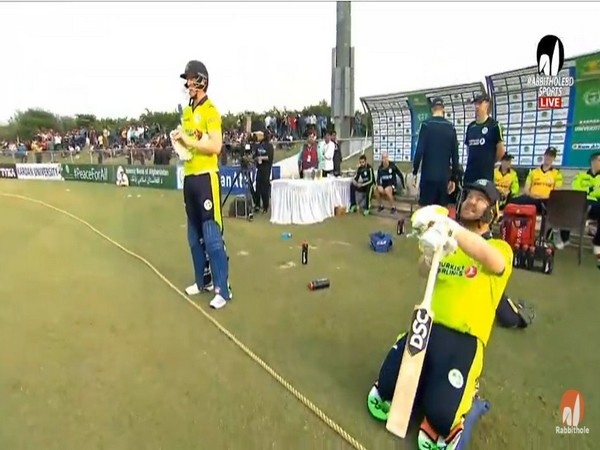 Ireland's Kevin O'Brien and Paul Stirling in action against Afghanistan (Photo/ Cricket Ireland Twitter)